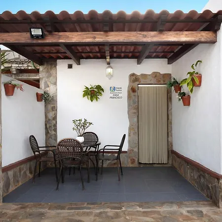 Casa Francisco بيت للعطل
